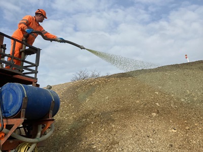 Nassansaat auf Oberboden / zwei Arbeitsg&auml;nge Bild 1