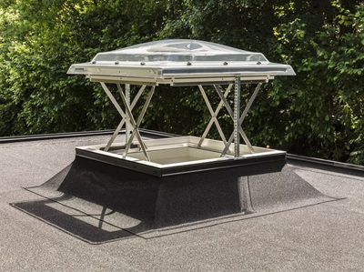 VELUX CSP, Finestra di evacuazione fumo e calore per tetti piani immagine 2