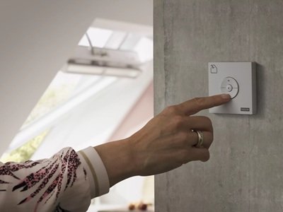 VELUX GGU/GGL Fenêtre à ouverture par rotation énergie solaire photo 4