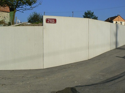 Landschaftsstützmauer mit gebürsteter Verblendung Bild 6